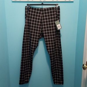 NWT Lysse Black Checkered Leggings Size L